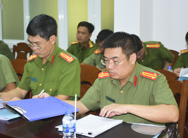 Các đại biểu tham dự hội nghị.