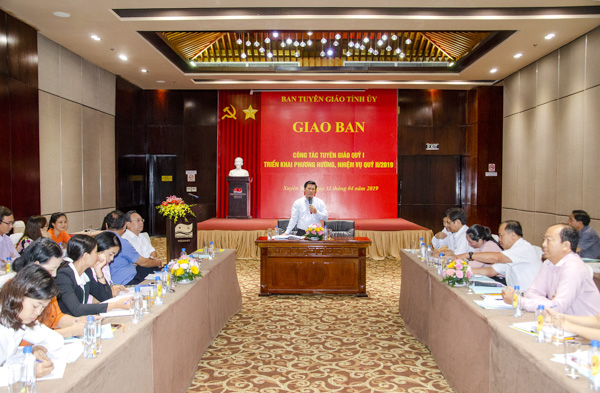 Đồng chí Nguyễn Văn Xinh, Ủy viên Ban Thường vụ Tỉnh ủy, Trưởng Ban Tuyên giáo Tỉnh ủy, Tổng Biên tập Báo Bà Rịa-Vũng Tàu phát biểu kết luận hội nghị.