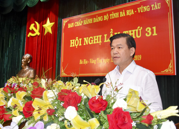 Đồng chí Nguyễn Hồng Lĩnh, Ủy viên Trung ương Đảng, Bí thư Tỉnh ủy, Chủ tịch HĐND tỉnh phát biểu khai mạc.