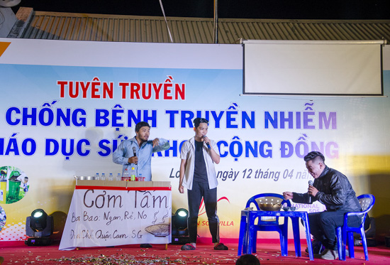 Một vở kịch tuyên truyền về vệ sinh an toàn thực phẩm tại chương trình. 