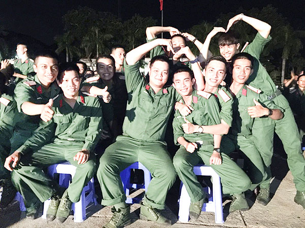 Các chiến sĩ đang được huấn luyện tại Trung đoàn Minh Đạm tham gia chương trình.