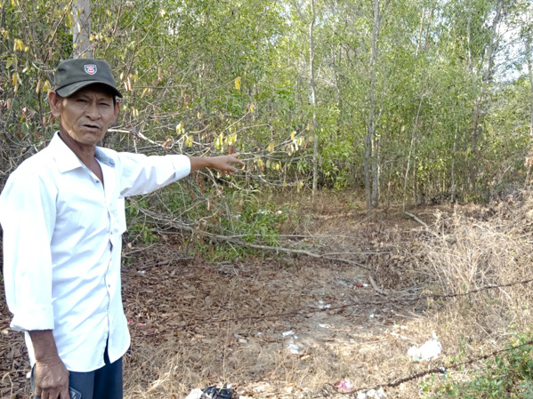 Ông Nguyễn Văn Đức tại thửa đất mà ông yêu cầu thẩm phán Nguyễn Văn Tiến phải bồi thường thiệt hại cho gia đình ông do ảnh hưởng bởi Công văn số 39/CV-TAH. 