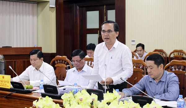 Lãnh đạo Sở KH-ĐT báo cáo tóm tắt kết quả thực hiện các nhiệm vụ về văn hóa-xã hội trong quý I-2019.