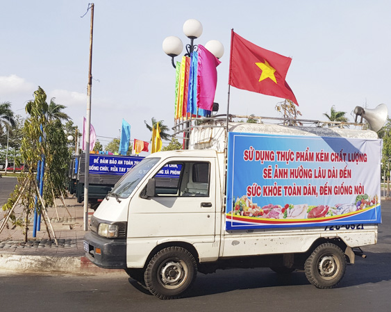 Xe diễu hành hưởng ứng Tháng hành động vì ATTP năm 2019.