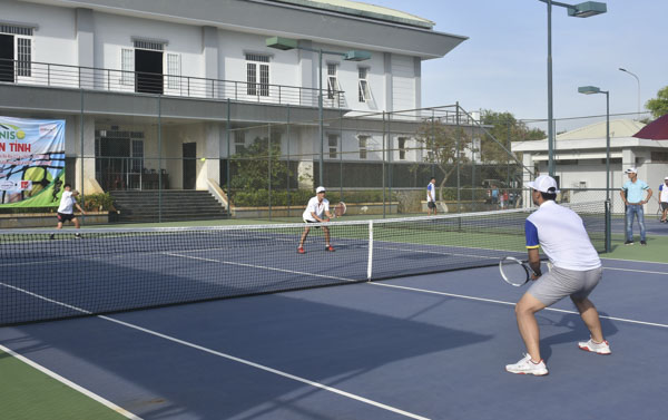 Các tay vợt tranh tài tại giải. 