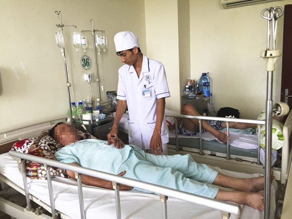 Ông Hà Đ.L. (55 tuổi, khu phố 1, phường Phước Nguyên, TP.Bà Rịa) bị TNGT, phải điều trị tại Bệnh viện Bà Rịa.