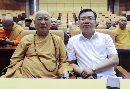 Đồng chí Nguyễn Văn Đồng, Ủy viên Ban Thường vụ Tỉnh ủy, Trưởng Ban Dân vận Tỉnh ủy tham dự buổi họp mặt.