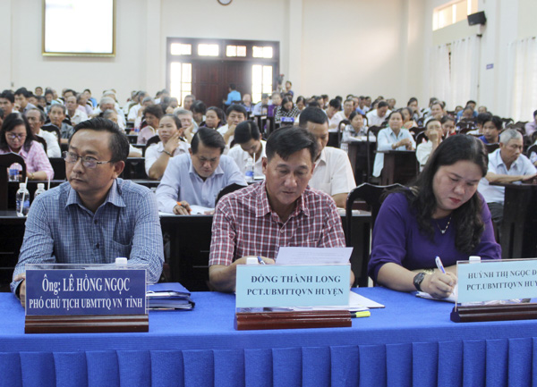 Đại diện UBMTTQVN tỉnh và UBMTTQVN huyện Đất Đỏ tham dự buổi tiếp xúc.