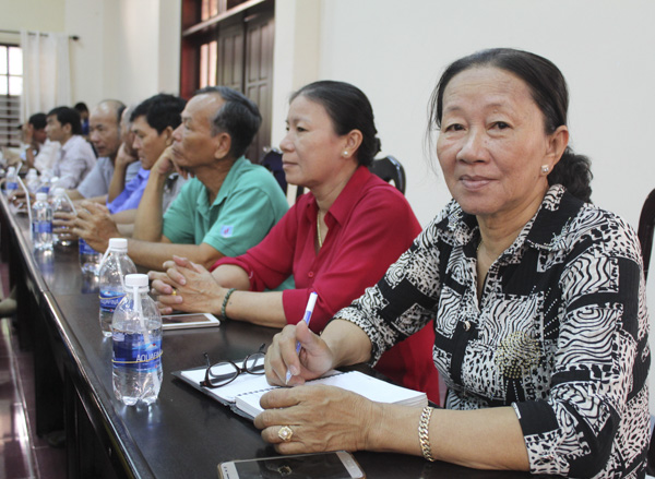 Cử tri huyện Đất Đỏ tham dự buổi tiếp xúc với Đoàn ĐBQH tỉnh.