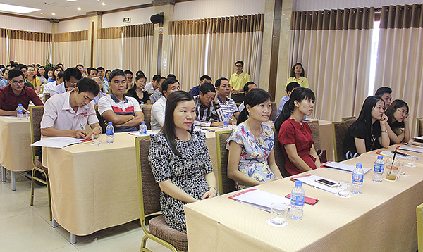 Người dân tham gia lễ ra mắt CLB Huấn luyện Hải Đăng.
