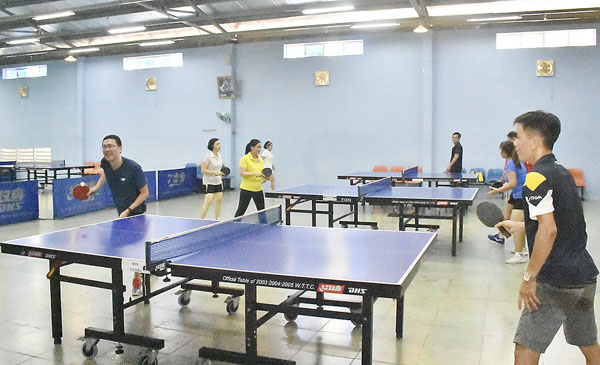 Các VĐV thi đấu ở môn bóng bàn.