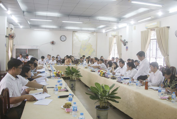 Toàn cảnh buổi làm việc.