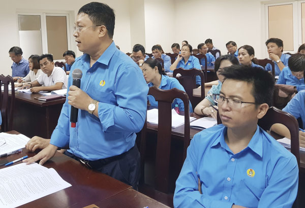 Đại biểu đóng góp ý kiến về một số nội dung của Bộ Luật lao động (sửa đổi).