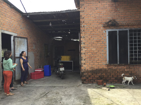 Diện tích đất tranh chấp của ông Trử và con gái hiện đang có nhà cấp 4 và lò làm đậu hũ của các thành viên gia đình trên đất.