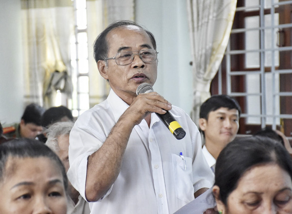 Cử tri Nguyễn Xuân Trường (khu phố Láng Sim, TT. Phước Bửu, huyện Xuyên Mộc) đề nghị địa phương có chính sách hỗ trợ đối với lực lượng dân quân, dân phòng để họ thực hiện tốt nhiệm vụ được giao. Ảnh: TRẦN TRÀ