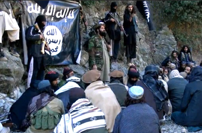 Hafiz Saeed Khan, kẻ cầm đầu IS-K tuyên thệ trung thành với Nhà nước Hồi giáo IS.