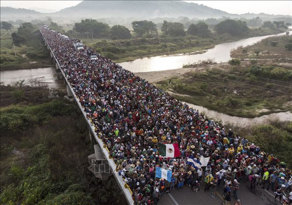 Người di cư tại khu vực San Pedro Tapanatepec, Mexico, trong hành trình tới Mỹ, ngày 27/10/2018. (Nguồn AFP)