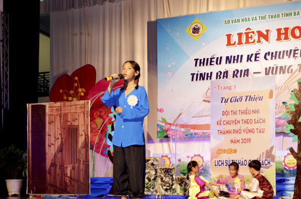 Thí sinh Nguyễn Thị Tuyết Nhung (TP.Vũng Tàu) với câu chuyện “Chiếc lược ngà”.