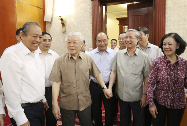 Tổng Bí thư, Chủ tịch nước Nguyễn Phú Trọng và các đại biểu tham dự cuộc họp. (Ảnh: TTXVN)