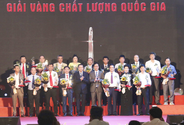 75 doanh nghiệp xuất sắc đã được trao Giải thưởng Chất lượng Quốc gia năm 2018.