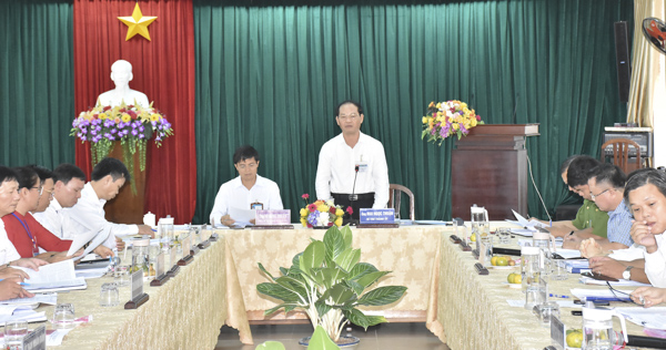Ông Mai Ngọc Thuận, Ủy viên Ban Thường vụ Tỉnh ủy, Bí thư Thành ủy, Chủ tịch HĐND TP. Vũng Tàu chủ trì buổi tiếp đại diện các hộ dân mua nhà thô - đất biệt thự tại dự án Khu biệt thự Thanh Bình.
