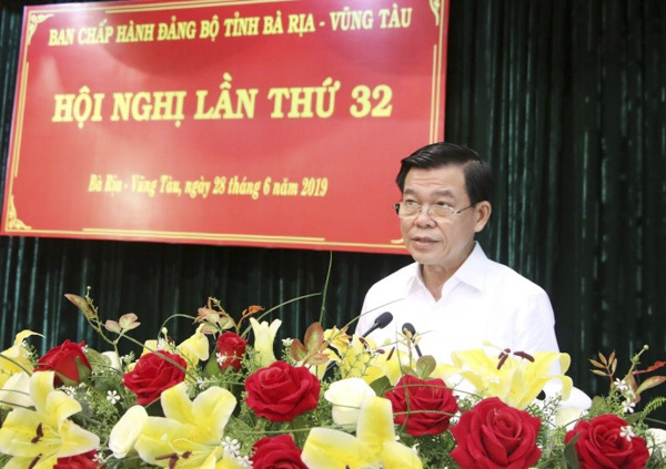 Ông Nguyễn Hồng Lĩnh, Ủy viên Trung ương Đảng, Bí thư Tỉnh ủy, Chủ tịch HĐND tỉnh phát biểu khai mạc hội nghị.