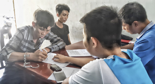 Các đối tượng trong đường dây mua bán, tàng trữ trái phép chất ma túy, hoạt động trên địa bàn TP. Bà Rịa và huyện Long Điền bị bắt giữ ngày 29/5.