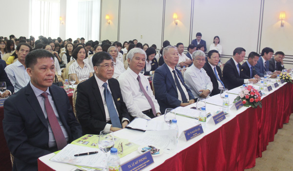 Các đại biểu tham dự lễ khai mạc đợt khảo sát chính thức phục vụ đánh giá ngoài Trường ĐH BR-VT.