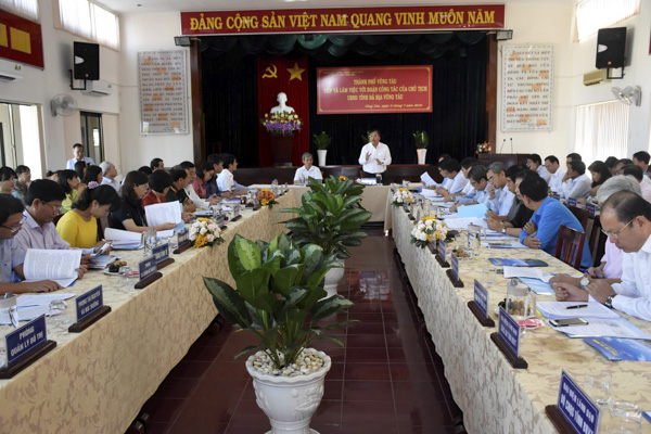 Toàn cảnh buổi làm việc.