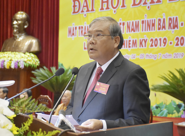 Ông Bùi Thanh Nghĩa, Ủy viên Ban Thường vụ Tỉnh ủy, Chủ tịch Ủy ban MTTQVN tỉnh phát biểu khai mạc Đại hội.