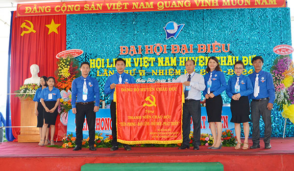 Huyện ủy Châu Đức tặng bức trướng cho Hội LHTN tại Đại hội với nội dung: “Thanh niên Châu Đức: Tiên phong-Bản lĩnh-Đổi mới-Phát triển”.
