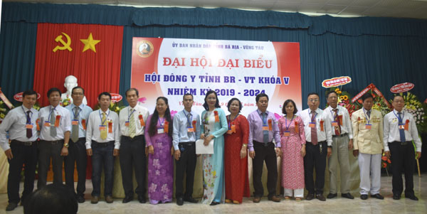Ban chấp hành Hội Đông y tỉnh ra mắt đại hội.
