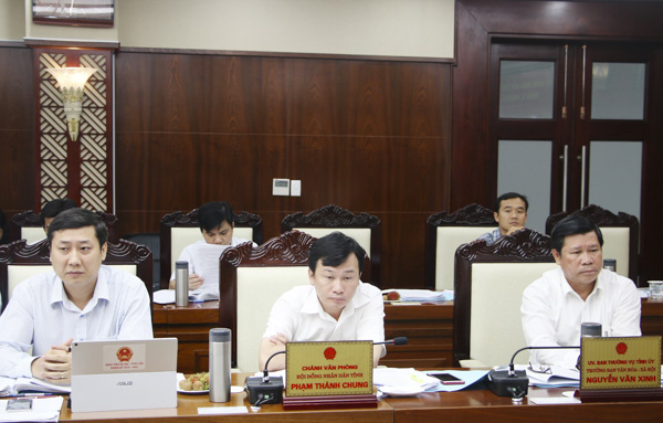 Các đại biểu tham dự phiên họp. 