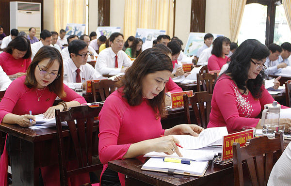 Các đại biểu HĐND TP.Vũng Tàu tham dự kỳ họp.