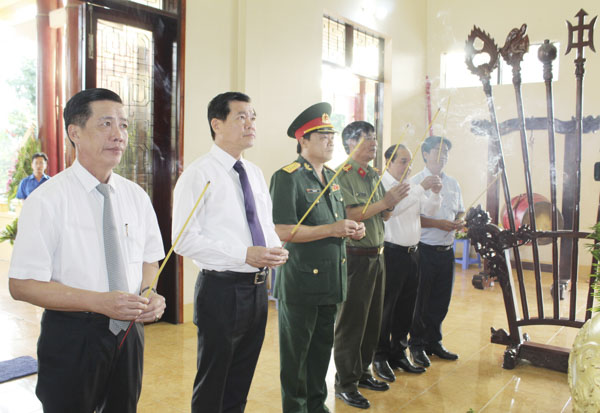 Nhân kỷ niệm 72 năm Ngày Thương binh liệt sĩ (27/7/1947 - 27/7/2019), sáng 26/7, Đoàn đại biểu Ban Chấp hành Trung ương Đảng, Chủ tịch nước, Quốc hội, Chính phủ, Ủy ban Trung ương MTTQVN đã đặt vòng hoa, dâng hương tưởng niệm các Anh hùng liệt sĩ tại Đài tưởng niệm các Anh hùng liệt sĩ (đường Bắc Sơn - Hà Nội) và vào Lăng viếng Chủ tịch Hồ Chí Minh. 