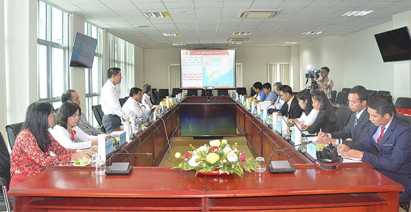Quang cảnh buổi làm việc.