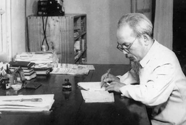 Trong Di chúc của Chủ tịch Hồ Chí Minh, lời căn dặn đầu tiên của Người là nói về Đảng. Ảnh: TƯ LIỆU
