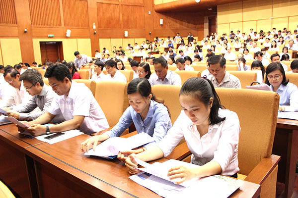 Các đại biểu dự buổi gặp mặt cán bộ, công chức bộ phận một cửa, cán bộ tiếp công dân, giải quyết khiếu nại, tố cáo.
