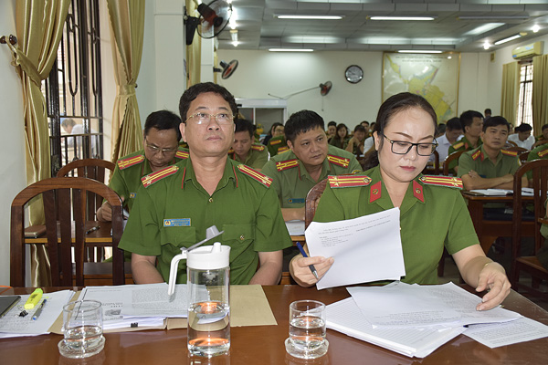 Các đại biểu dự hội thảo.