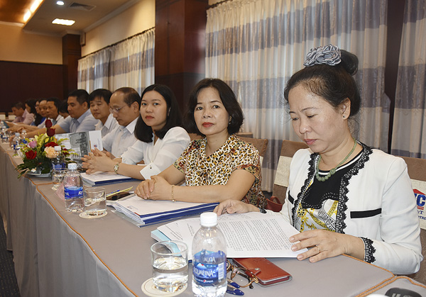 Các đại biểu tham dự hội nghị.