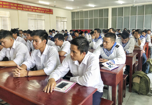 Các QNDB tham gia đợt tập huấn,huấn luyện.
