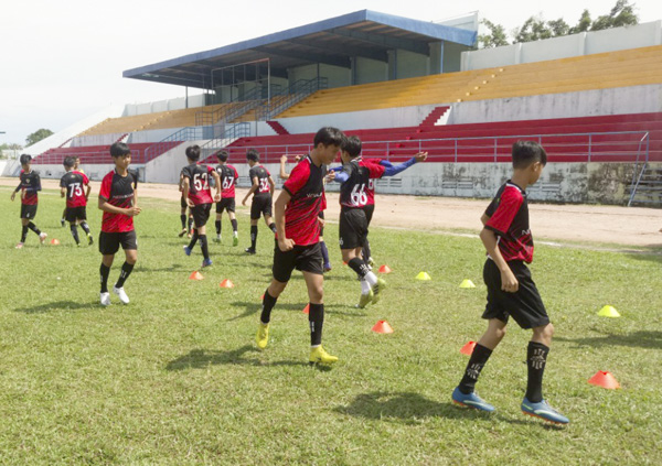 Đội tuyển U15 The Dream tập luyện tại Giải bóng đá Thiếu niên và Nhi đồng các CLB cộng đồng toàn quốc năm 2019.