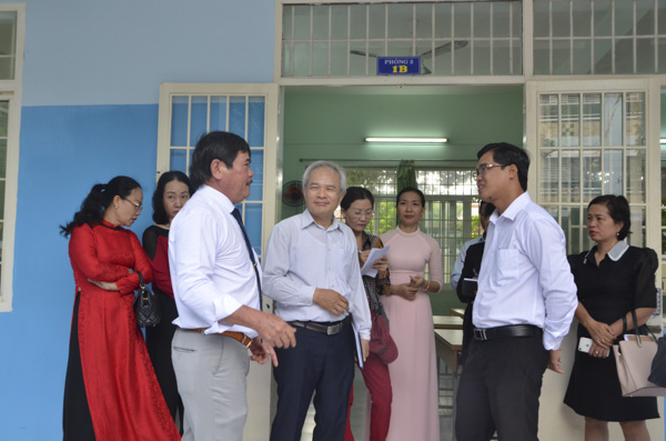 Ban Văn hóa - Xã hội, HĐND tỉnh khảo sát công tác chuẩn bị cho năm học 2019-2020 tại trường TH Lê Lợi (TP.Vũng Tàu).  Ảnh: MINH THANH