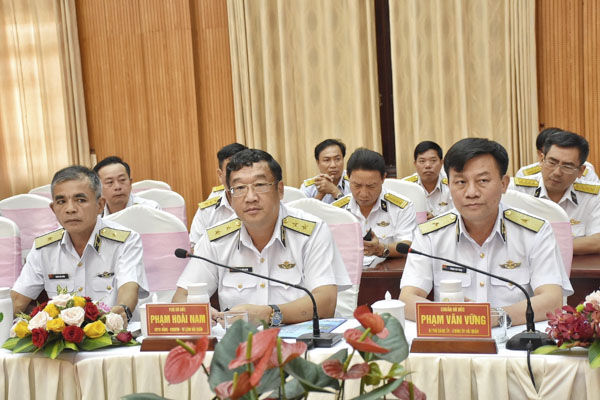 Các đại biểu của Bộ Tư lệnh Hải quân tham dự hội nghị.