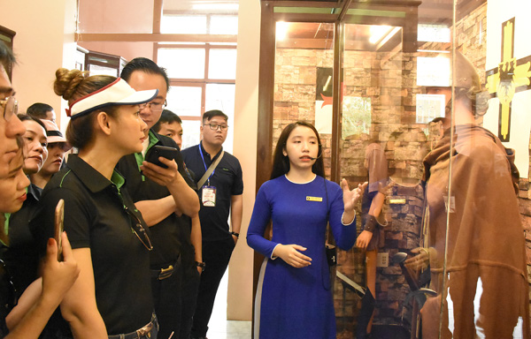 Đoàn Famtrip tham quan Bảo tàng Vũ khí cổ (98, Trần Hưng Đạo, phường 1, TP.Vũng Tàu).