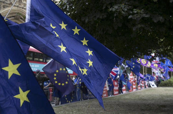 Người biểu tình Anh tuần hành về vấn đề Brexit bên ngoài Hạ viện ở thủ đô London, ngày 3/9/2019. 