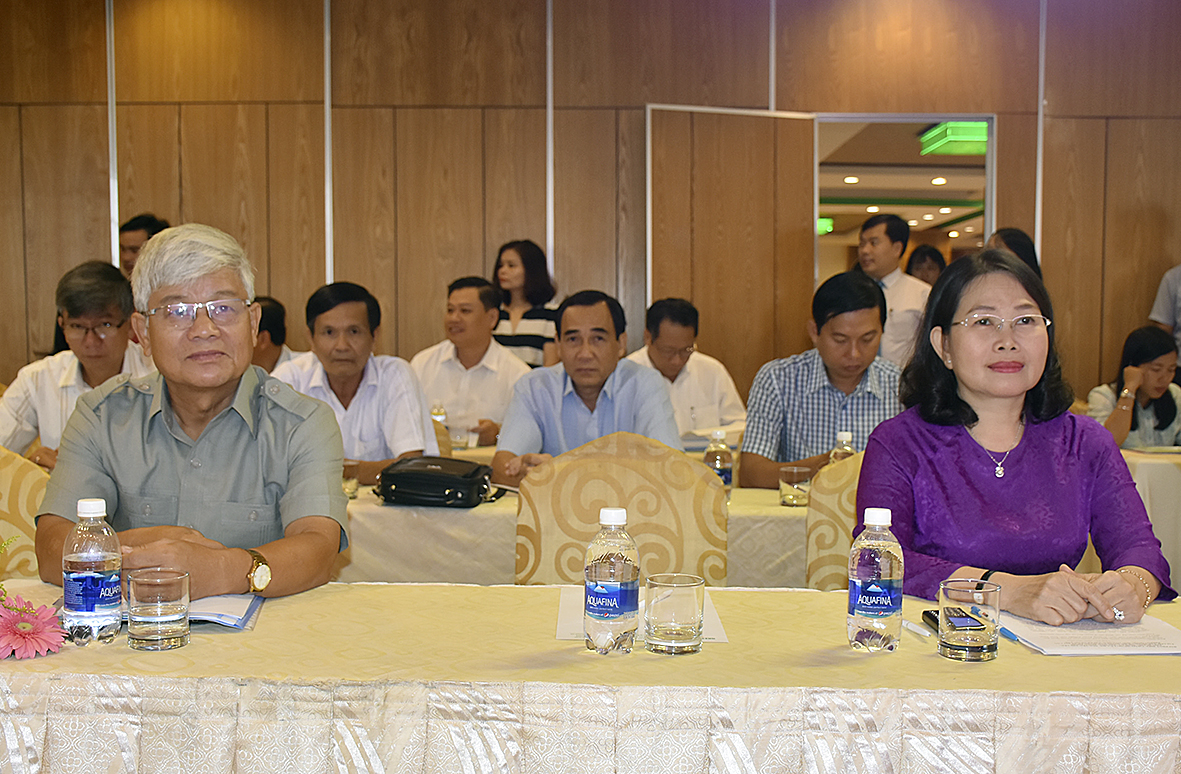 Bà Nguyễn Thị Yến, Phó Bí thư Thường trực Tỉnh ủy, Trưởng Đoàn ĐBQH tỉnh BR-VT tham dự hội nghị.
