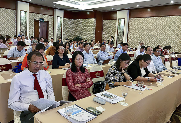 Các đại biểu tham dự hội nghị.