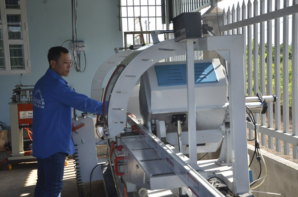 Đầu tư thiết bị tiên tiến vào sản xuất giúp Công ty TNHH SX-TM-DV và thiết kế xây dựng Tuấn Dũng giảm chi phí và tăng lợi nhuận 40% so với trước.