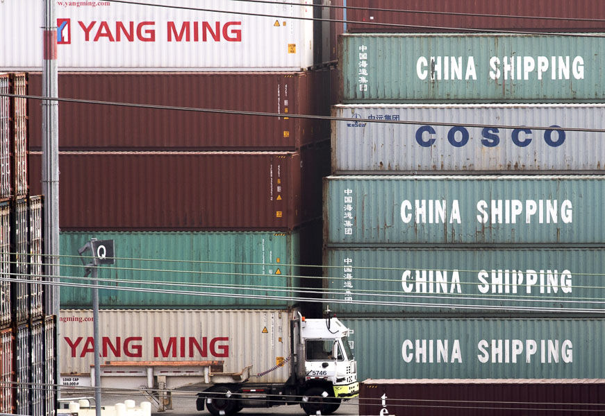 Các container hàng nhập khẩu từ Trung Quốc tại cảng  Los Angeles, Mỹ. (Nguồn: AFP)